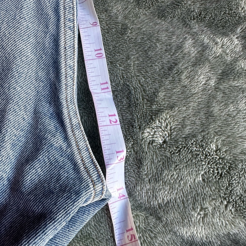 Agolde Women's Light Blue Distressed Parker Shorts size 28 - Picture 9 of 9